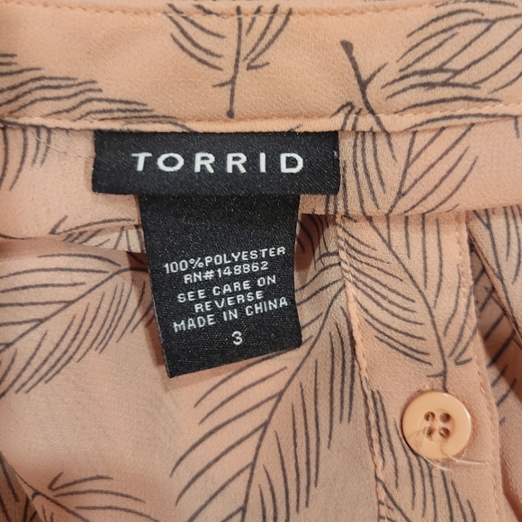Torrid 3 hi-low top - Picture 7 of 7